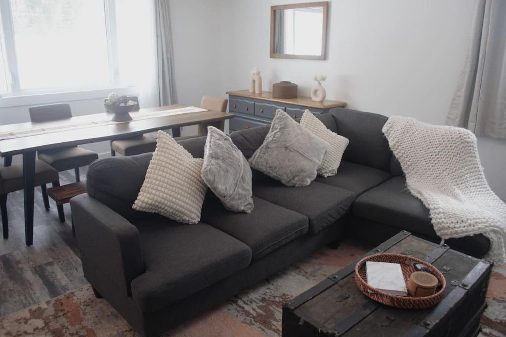 Private Cottage With Huge Private Dog Park! Barrys Bay Exterior photo